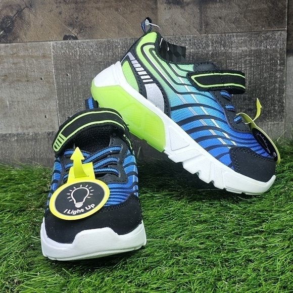 New Athletic Works Light Up Sneakers - Picture 8 of 9